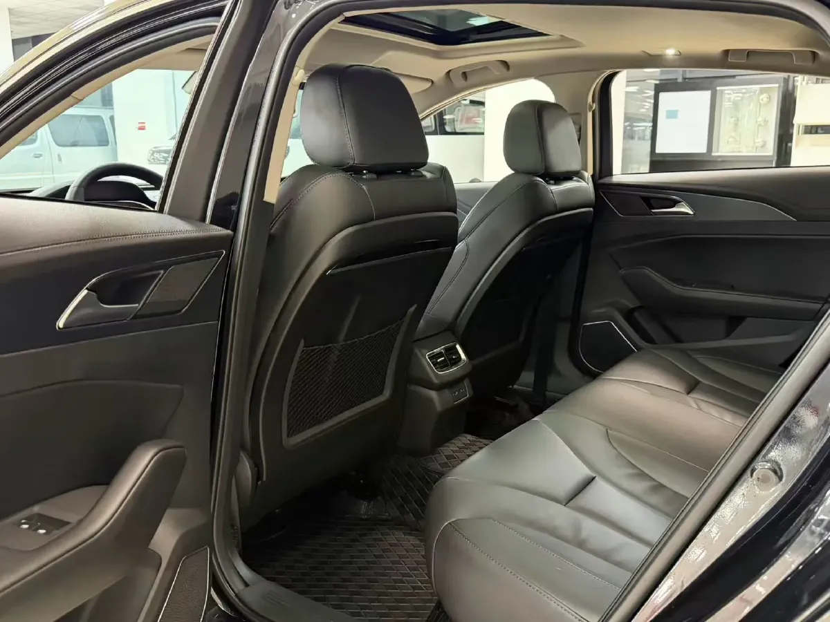 2020 HongQi H5 1.8T 197HP L4 6AT,autocango,china used car exporter,china ev exporter,chinese used car exporter,chinese used ev exporter