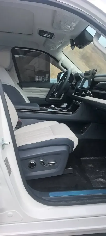 2022 Beijing BJ60 2.0T 267HP L4 8AT,autocango,china used car exporter,china ev exporter,chinese used car exporter,chinese used ev exporter