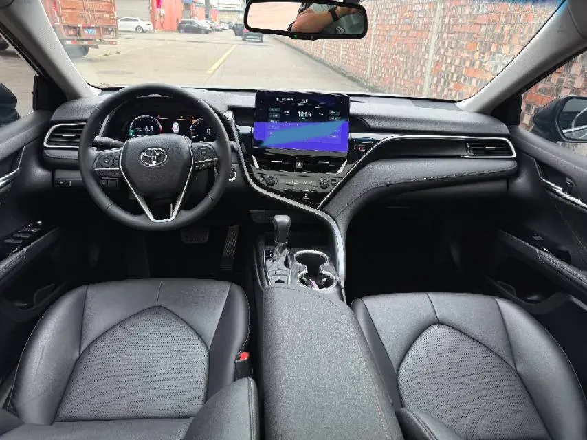 2021 Toyota Camry 2.5L 209HP L4 8AT,autocango,china used car exporter,china ev exporter,chinese used car exporter,chinese used ev exporter
