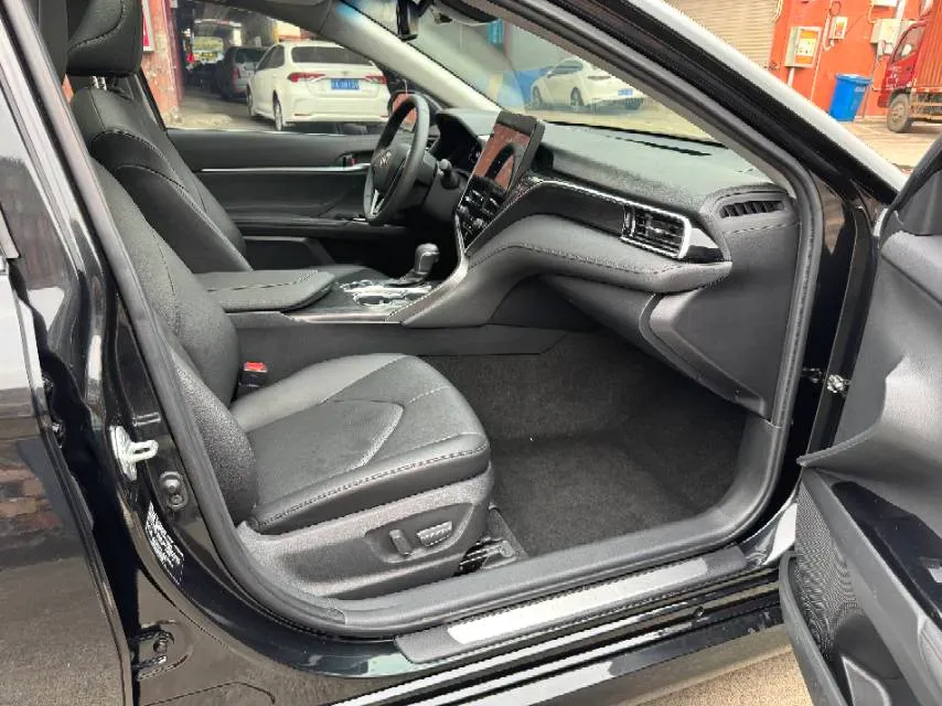 2021 Toyota Camry 2.5L 209HP L4 8AT,autocango,china used car exporter,china ev exporter,chinese used car exporter,chinese used ev exporter