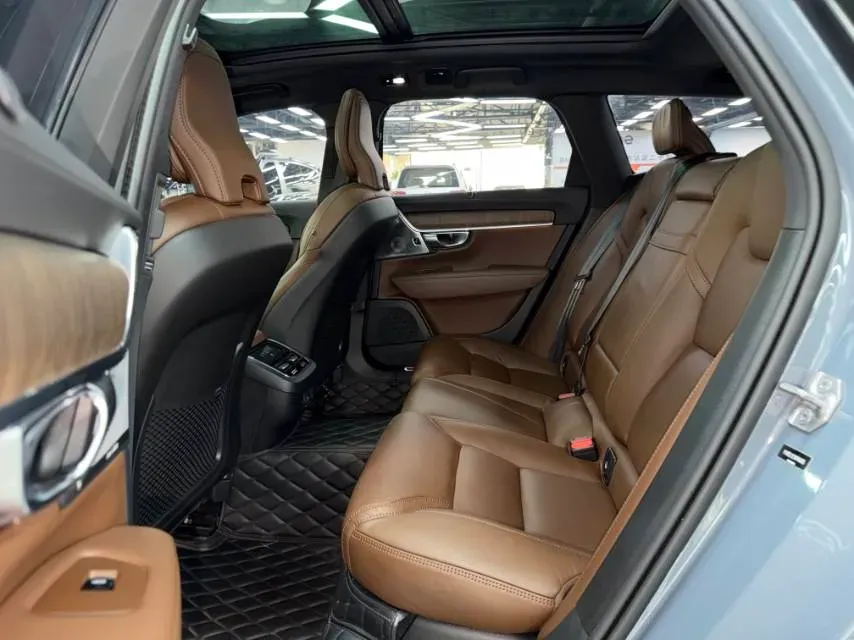 2022 Volvo V90 2.0T 250HP L4 8AT,autocango,china used car exporter,china ev exporter,chinese used car exporter,chinese used ev exporter