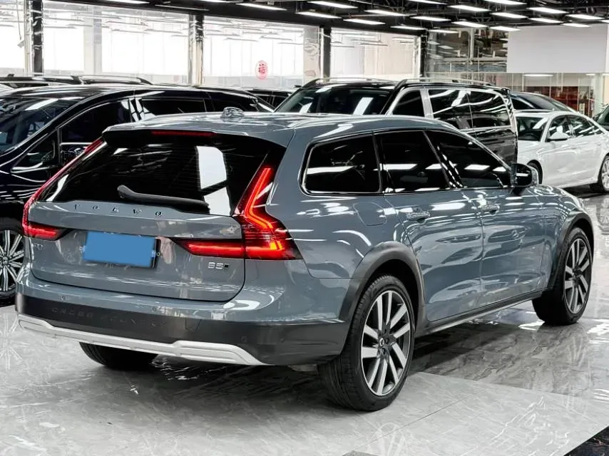 2022 Volvo V90 2.0T 250HP L4 8AT,autocango,china used car exporter,china ev exporter,chinese used car exporter,chinese used ev exporter