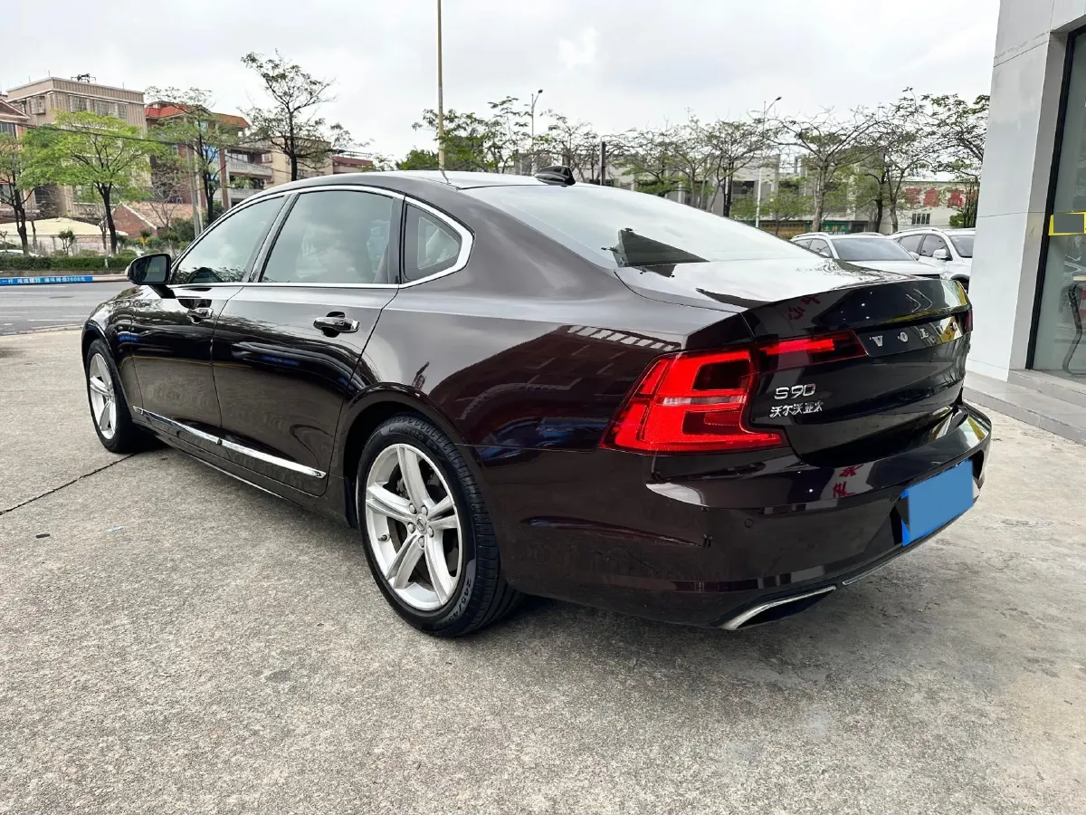 2019 Infiniti Q70 2.0T 211HP L4 7AT,autocango,china used car exporter,china ev exporter,chinese used car exporter,chinese used ev exporter