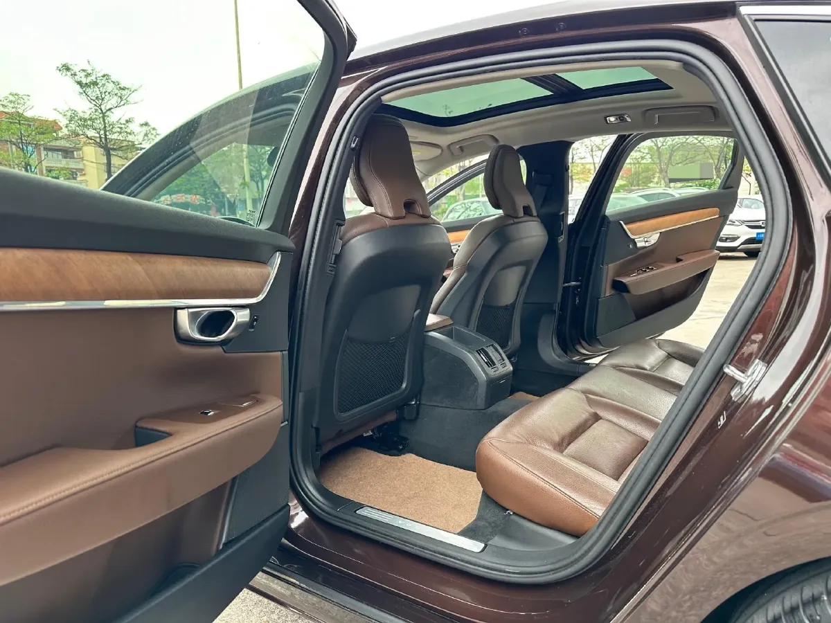 2019 Infiniti Q70 2.0T 211HP L4 7AT,autocango,china used car exporter,china ev exporter,chinese used car exporter,chinese used ev exporter