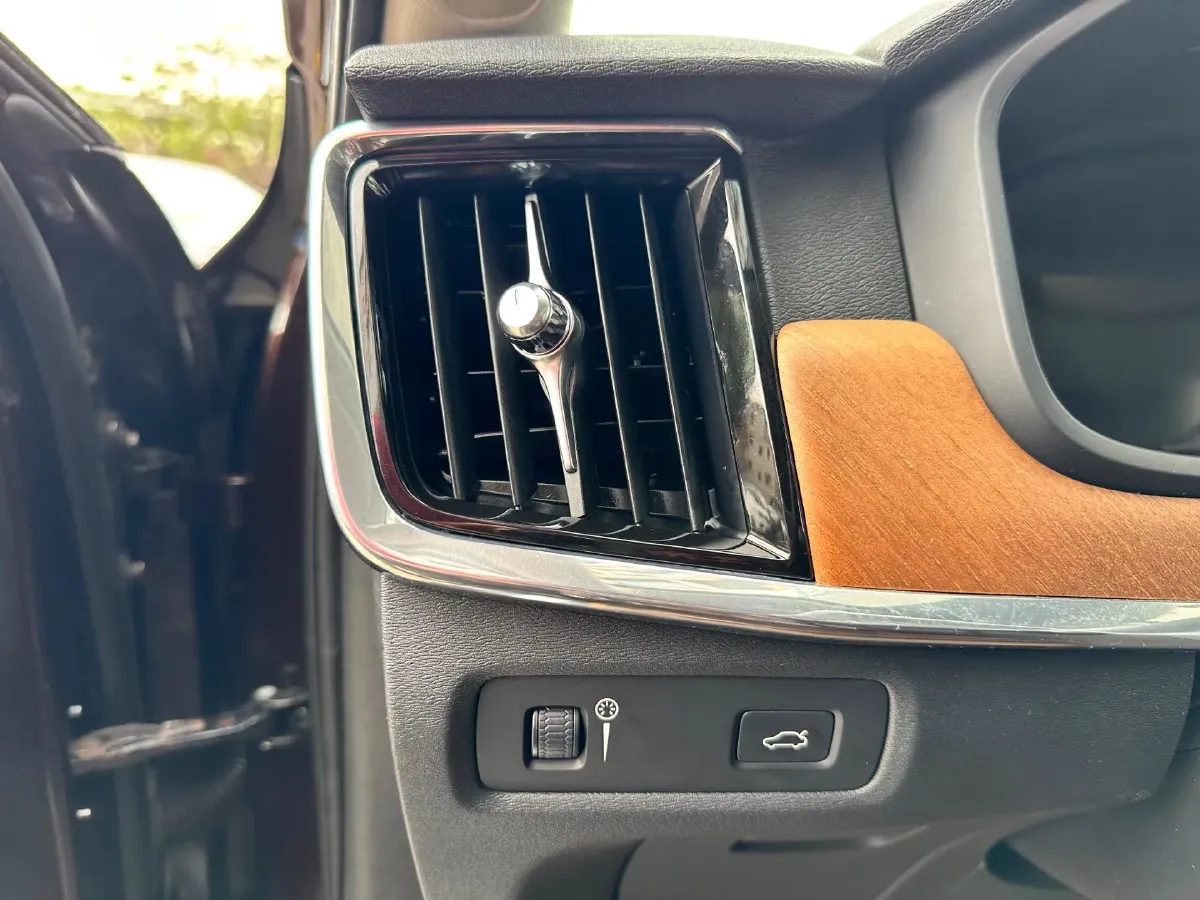 2019 Infiniti Q70 2.0T 211HP L4 7AT,autocango,china used car exporter,china ev exporter,chinese used car exporter,chinese used ev exporter