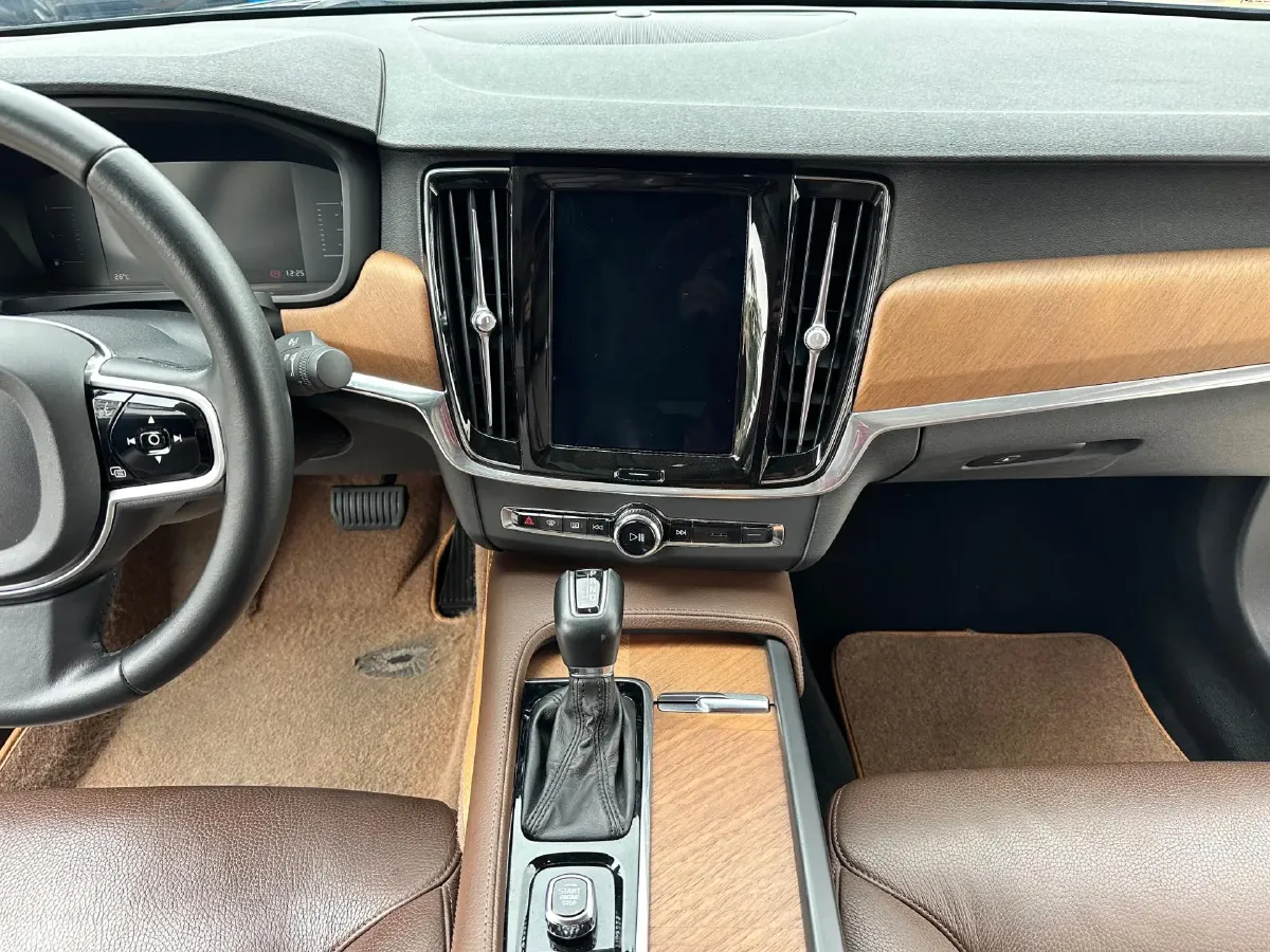2019 Infiniti Q70 2.0T 211HP L4 7AT,autocango,china used car exporter,china ev exporter,chinese used car exporter,chinese used ev exporter