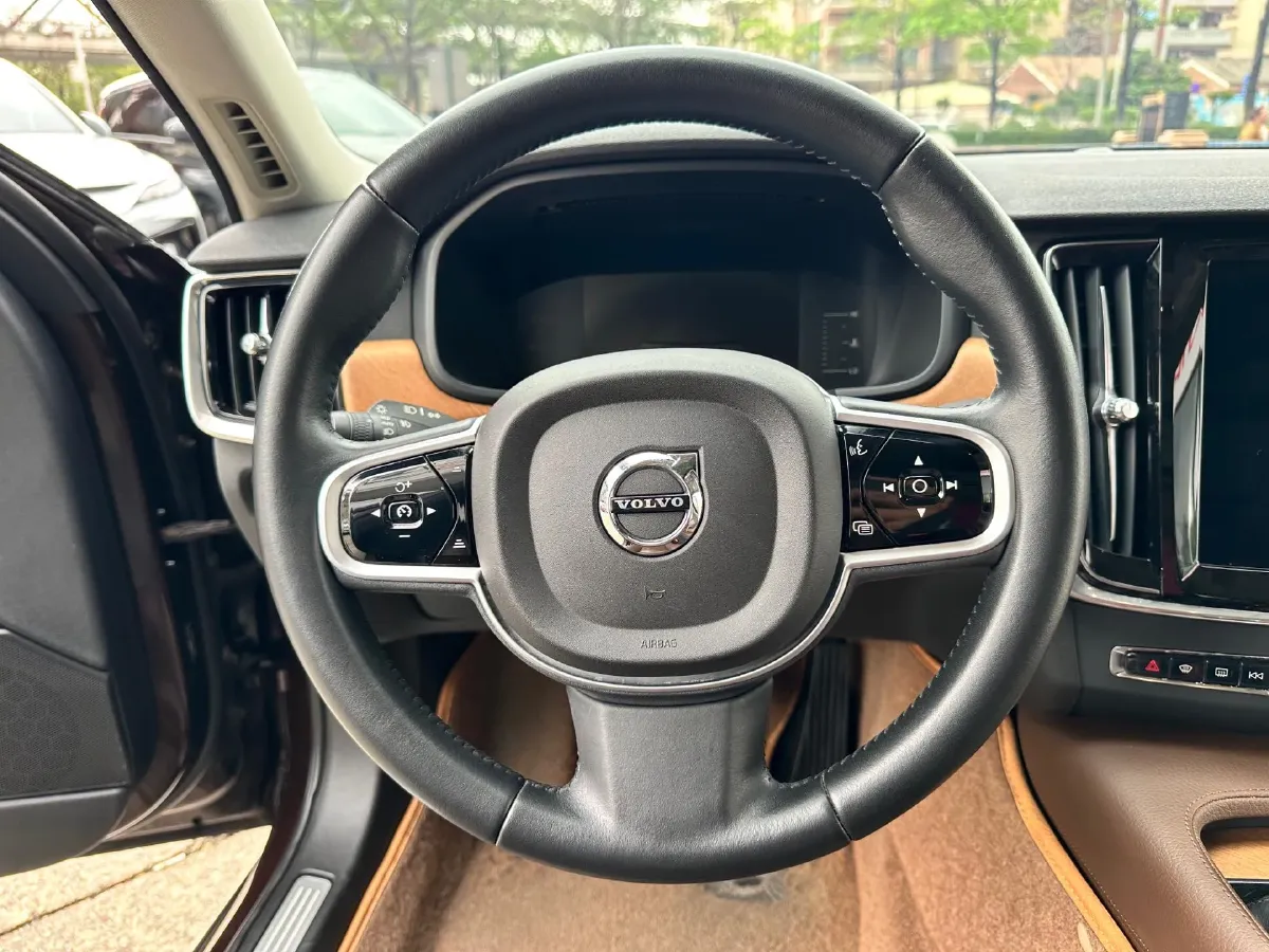 2019 Infiniti Q70 2.0T 211HP L4 7AT,autocango,china used car exporter,china ev exporter,chinese used car exporter,chinese used ev exporter