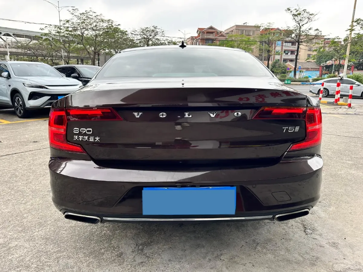 2019 Infiniti Q70 2.0T 211HP L4 7AT,autocango,china used car exporter,china ev exporter,chinese used car exporter,chinese used ev exporter