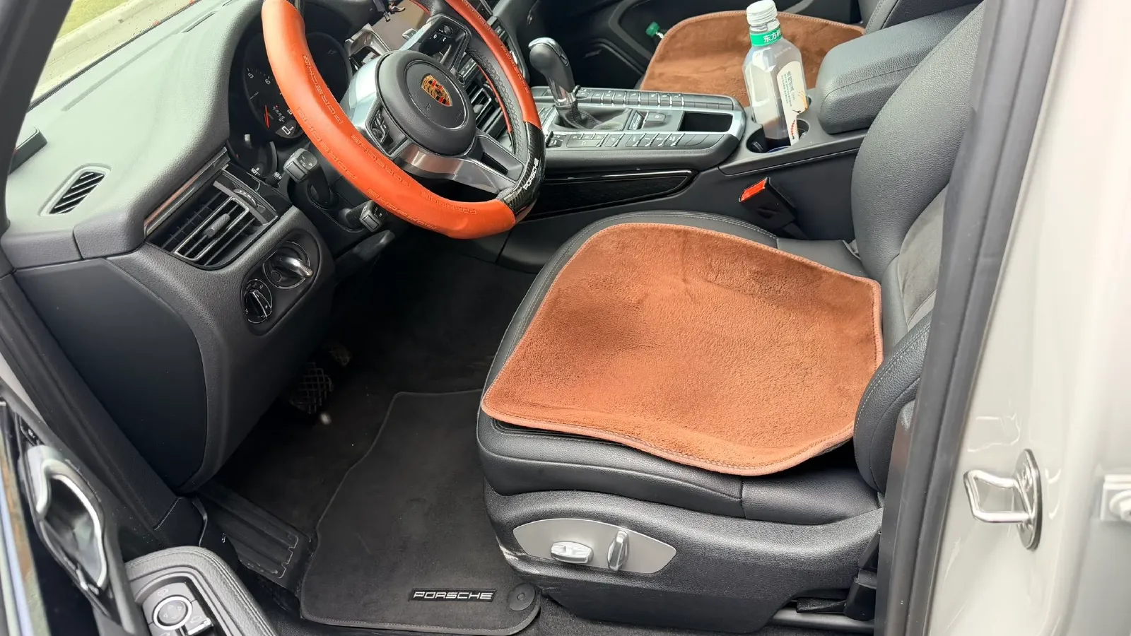 2021 Porsche Macan 2.0T 252HP L4 7DCT,autocango,china used car exporter,china ev exporter,chinese used car exporter,chinese used ev exporter