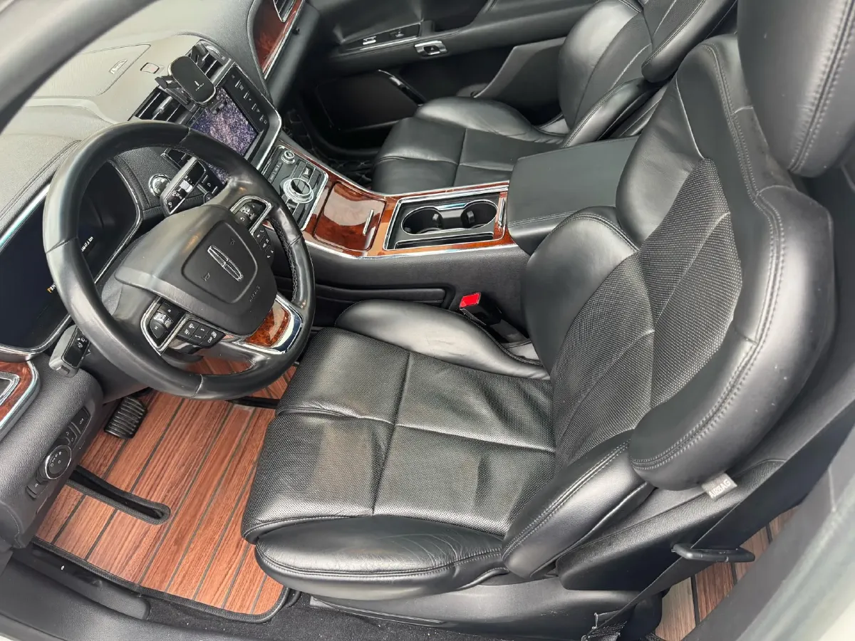 2020 Lincoln Continental 2.0T 241HP L4 6AT,autocango,china used car exporter,china ev exporter,chinese used car exporter,chinese used ev exporter