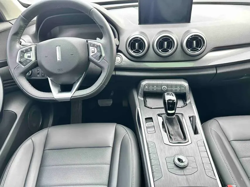 2017 WEY VV7 2.0T 234HP L4 7DCT,autocango,china used car exporter,china ev exporter,chinese used car exporter,chinese used ev exporter