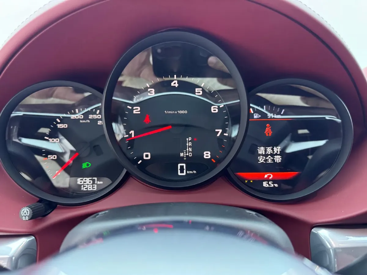 2022 Porsche 718 2.0T 250HP H4 7DCT,autocango,china used car exporter,china ev exporter,chinese used car exporter,chinese used ev exporter