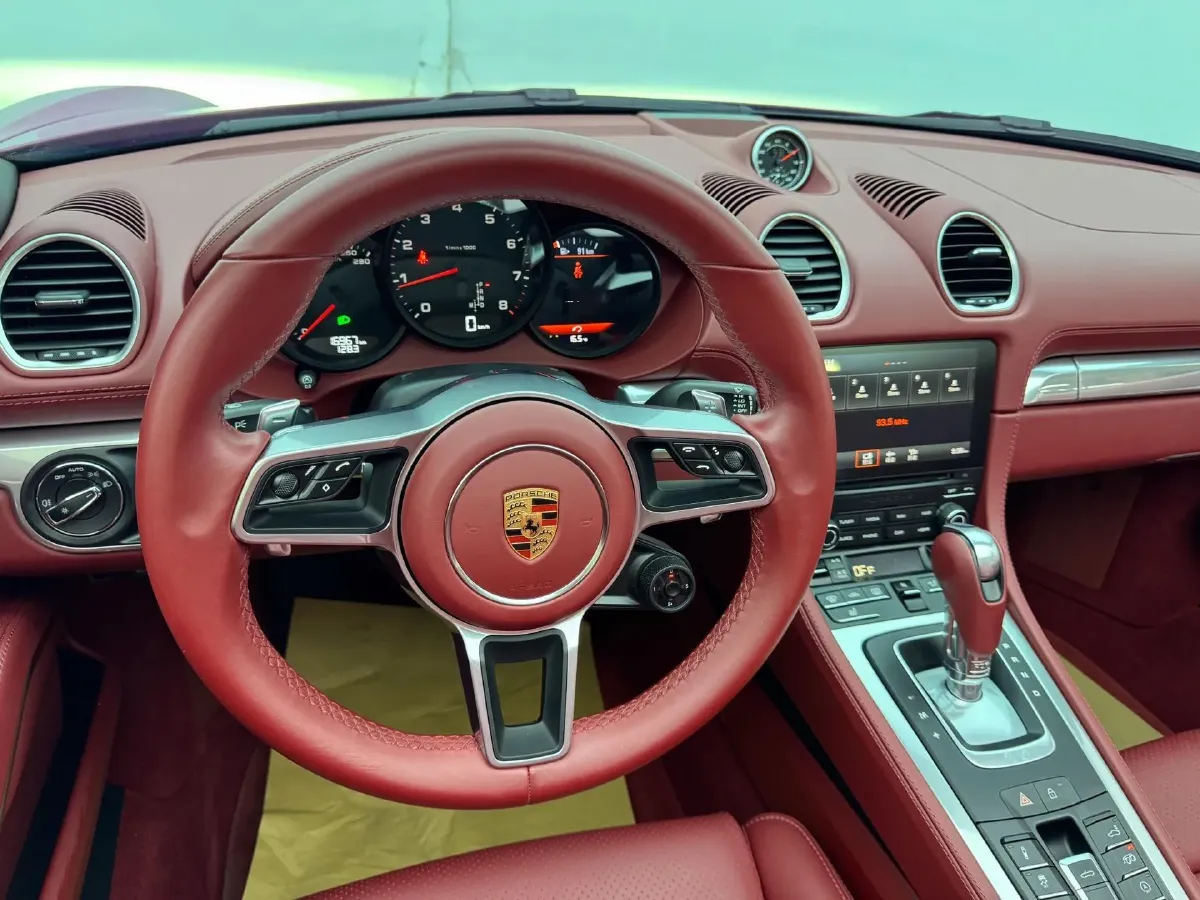 2022 Porsche 718 2.0T 250HP H4 7DCT,autocango,china used car exporter,china ev exporter,chinese used car exporter,chinese used ev exporter