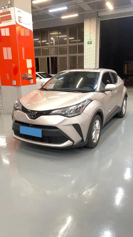 2022 Toyota C-HR 2.0L 171HP L4 CVT,autocango,china used car exporter,china ev exporter,chinese used car exporter,chinese used ev exporter