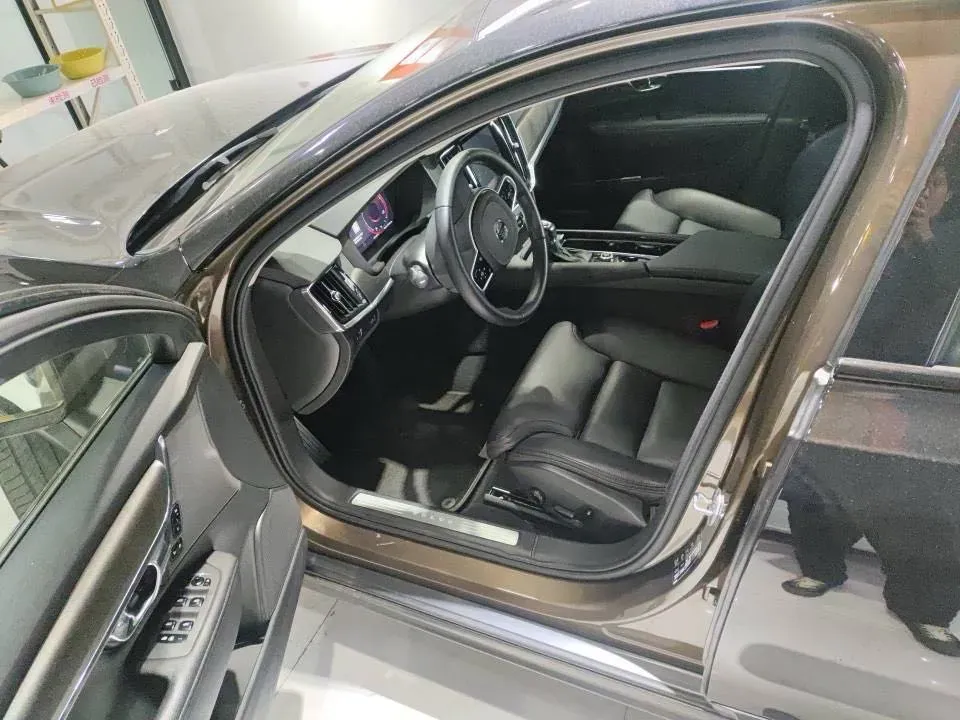 2017 Volvo V90 2.0T 254HP L4 8AT,autocango,china used car exporter,china ev exporter,chinese used car exporter,chinese used ev exporter