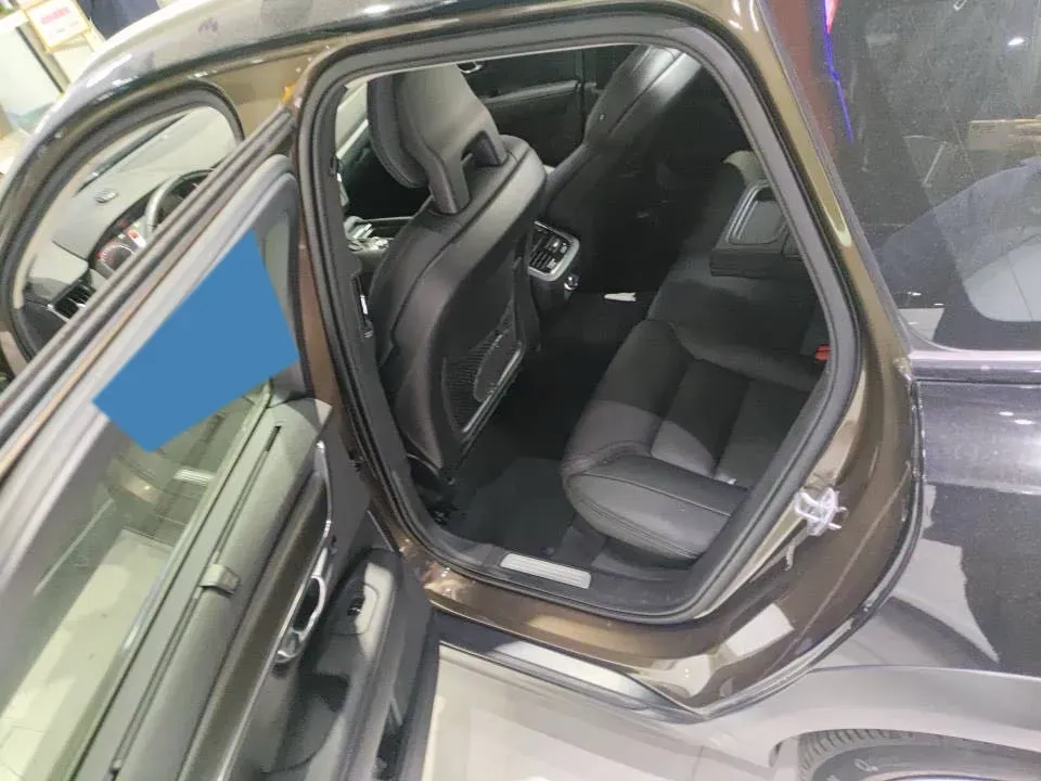 2017 Volvo V90 2.0T 254HP L4 8AT,autocango,china used car exporter,china ev exporter,chinese used car exporter,chinese used ev exporter