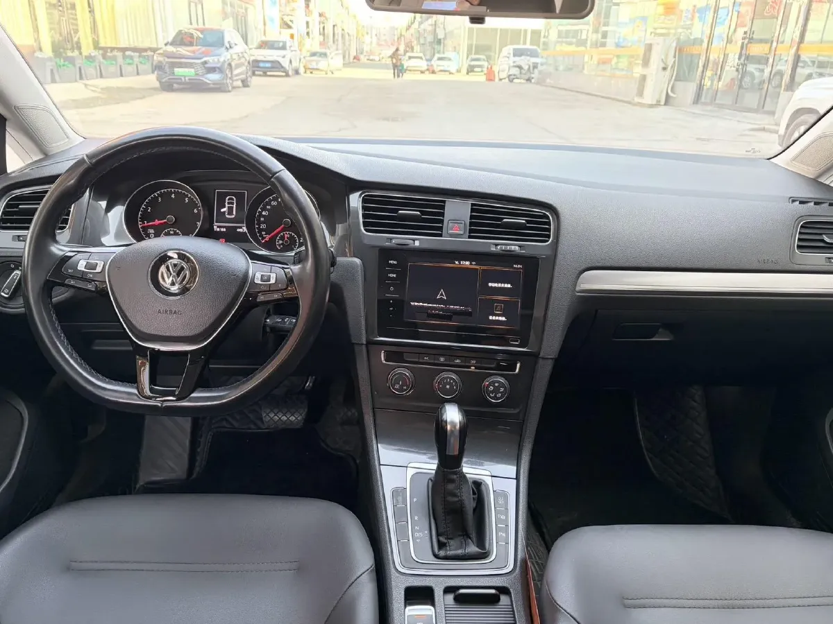 2018 Volkswagen Golf 1.6L 110HP L4 6AT,autocango,china used car exporter,china ev exporter,chinese used car exporter,chinese used ev exporter