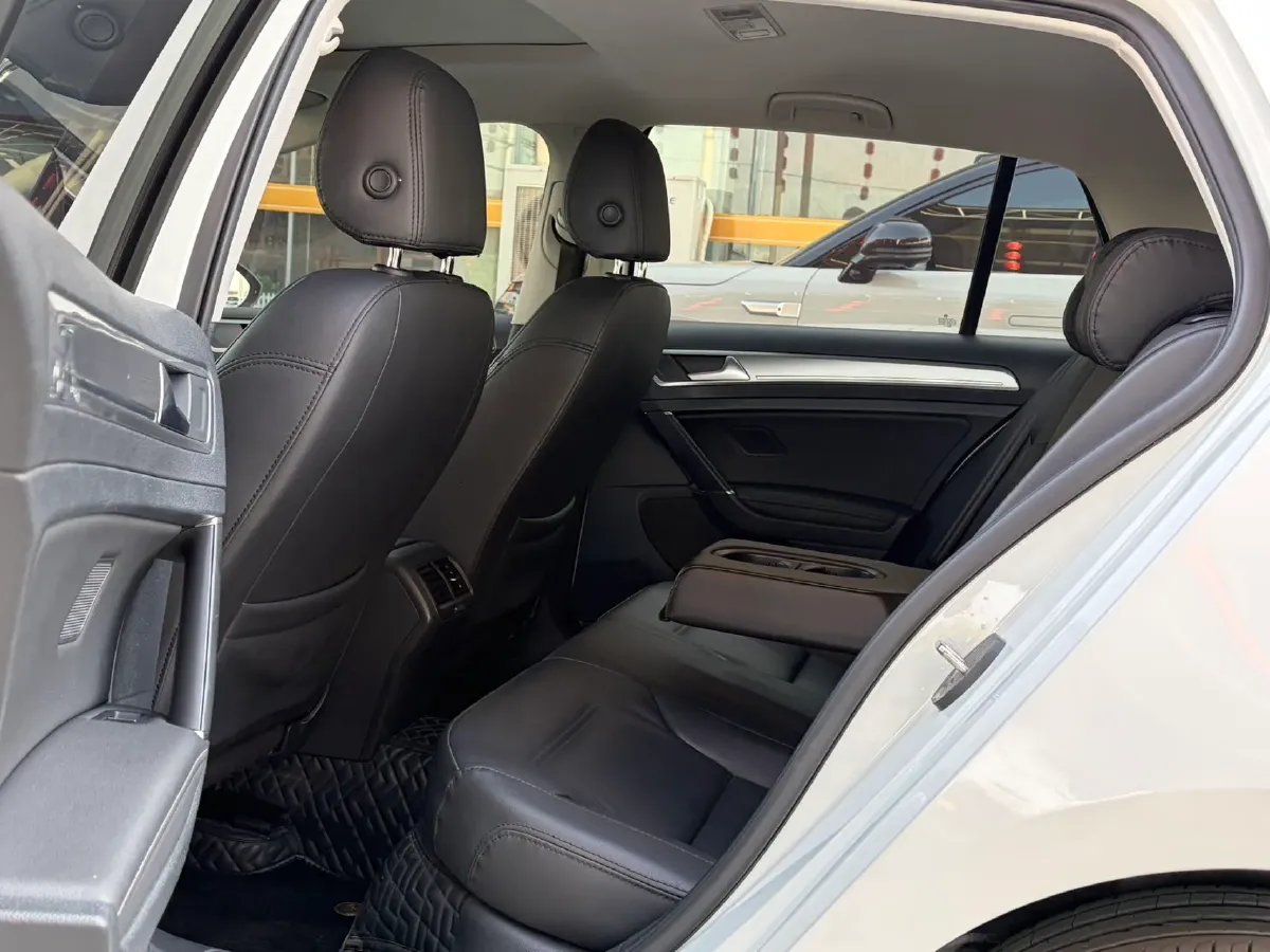 2018 Volkswagen Golf 1.6L 110HP L4 6AT,autocango,china used car exporter,china ev exporter,chinese used car exporter,chinese used ev exporter