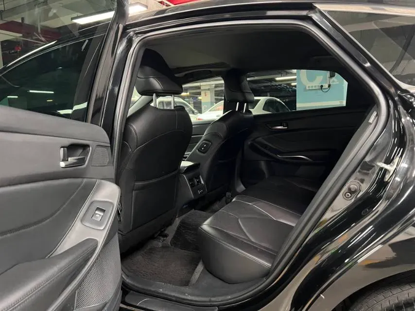 2023 Toyota Avalon 2.0L 177HP L4 CVT,autocango,china used car exporter,china ev exporter,chinese used car exporter,chinese used ev exporter