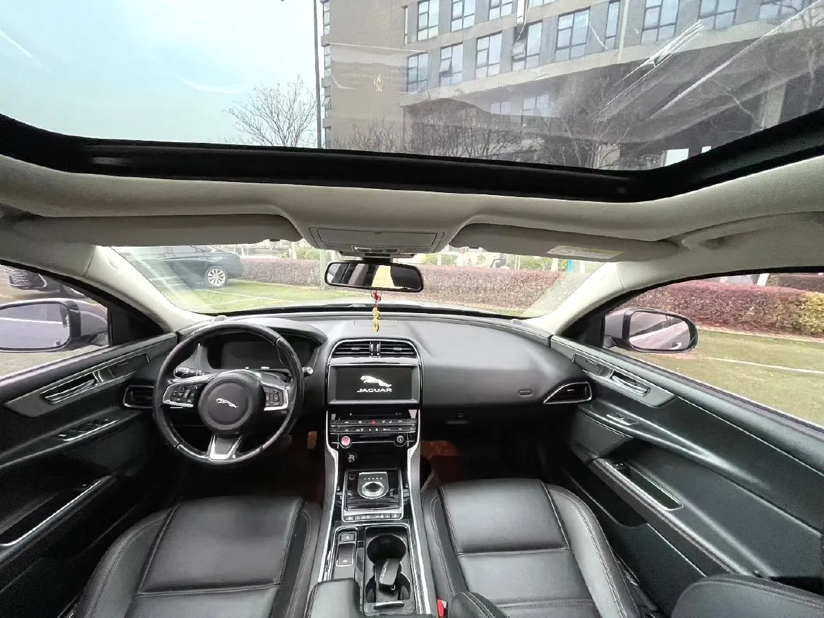 2018 Jaguar XEL 2.0T 200HP L4 8AT,autocango,china used car exporter,china ev exporter,chinese used car exporter,chinese used ev exporter