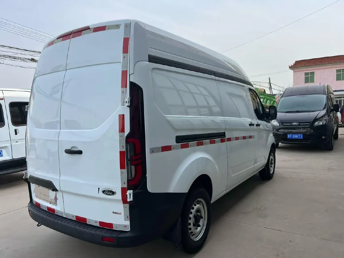 2023 Ford Transit 2.0T 143HP L4 5MT,autocango,china used car exporter,china ev exporter,chinese used car exporter,chinese used ev exporter