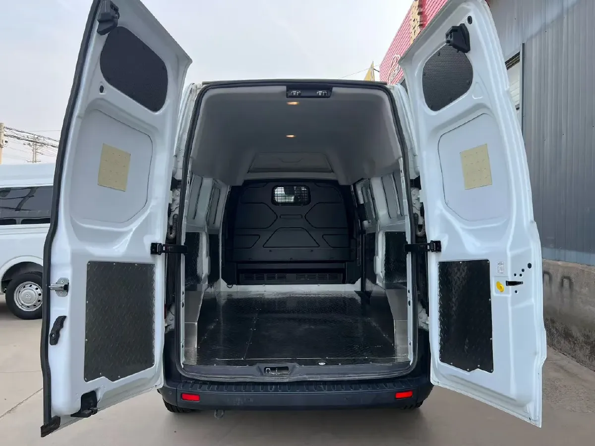 2023 Ford Transit 2.0T 143HP L4 5MT,autocango,china used car exporter,china ev exporter,chinese used car exporter,chinese used ev exporter