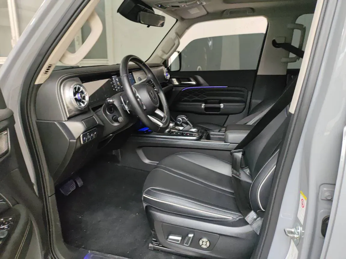 2023 Tank 300 2.0T 227HP L4 8AT,autocango,china used car exporter,china ev exporter,chinese used car exporter,chinese used ev exporter