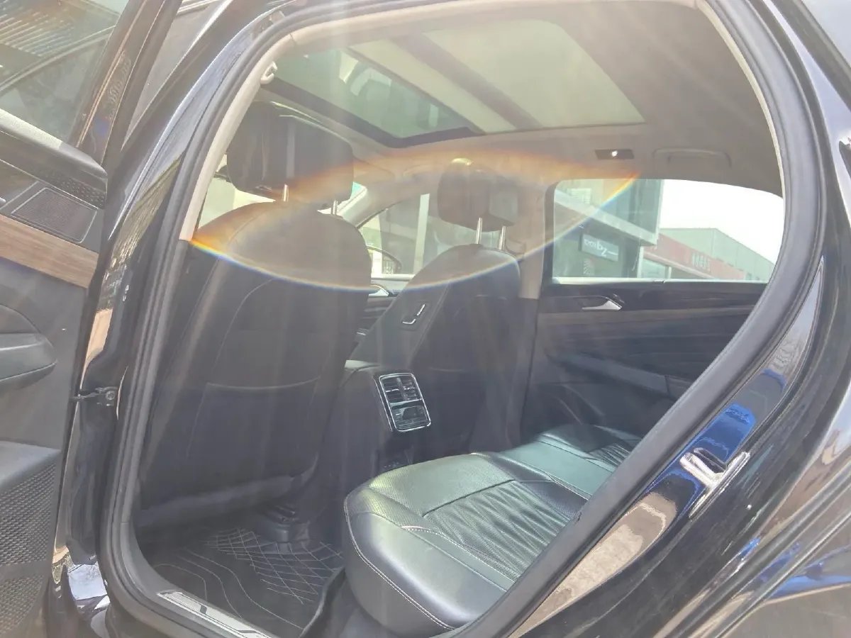 2020 Volkswagen Passat 2.0T 186HP L4 7DCT,autocango,china used car exporter,china ev exporter,chinese used car exporter,chinese used ev exporter