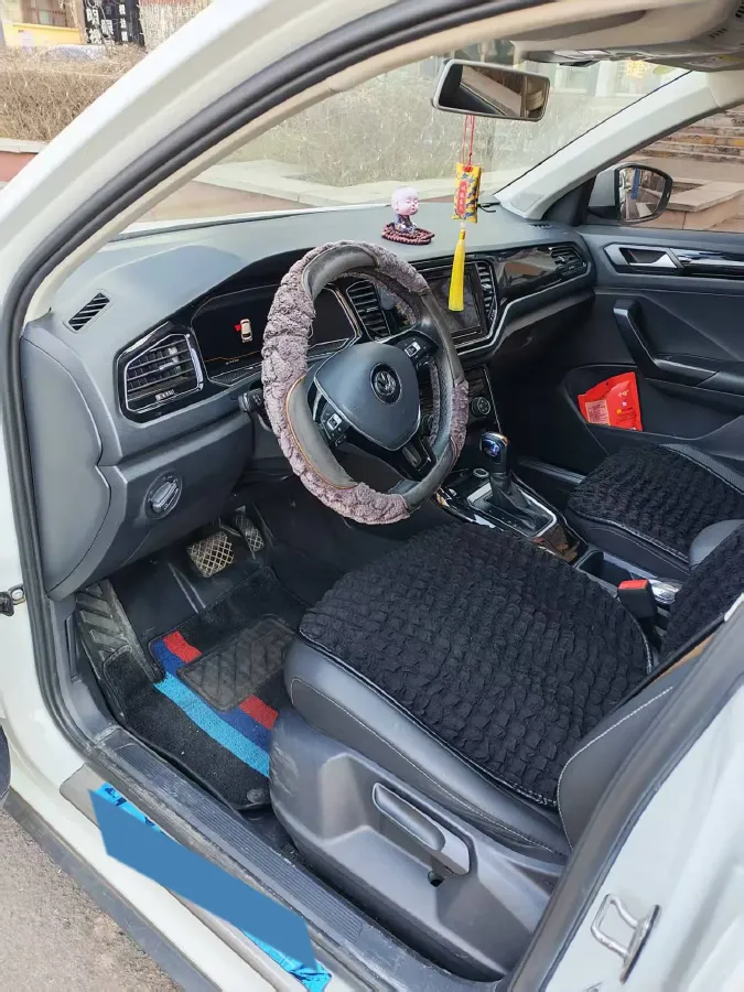 2020 Volkswagen T-Roc 1.4T 150HP L4 7DCT,autocango,china used car exporter,china ev exporter,chinese used car exporter,chinese used ev exporter