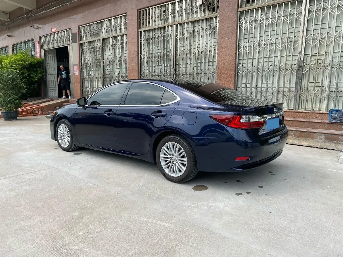 2015 Lexus ES 2.0L 167HP L4 6AT,autocango,china used car exporter,china ev exporter,chinese used car exporter,chinese used ev exporter