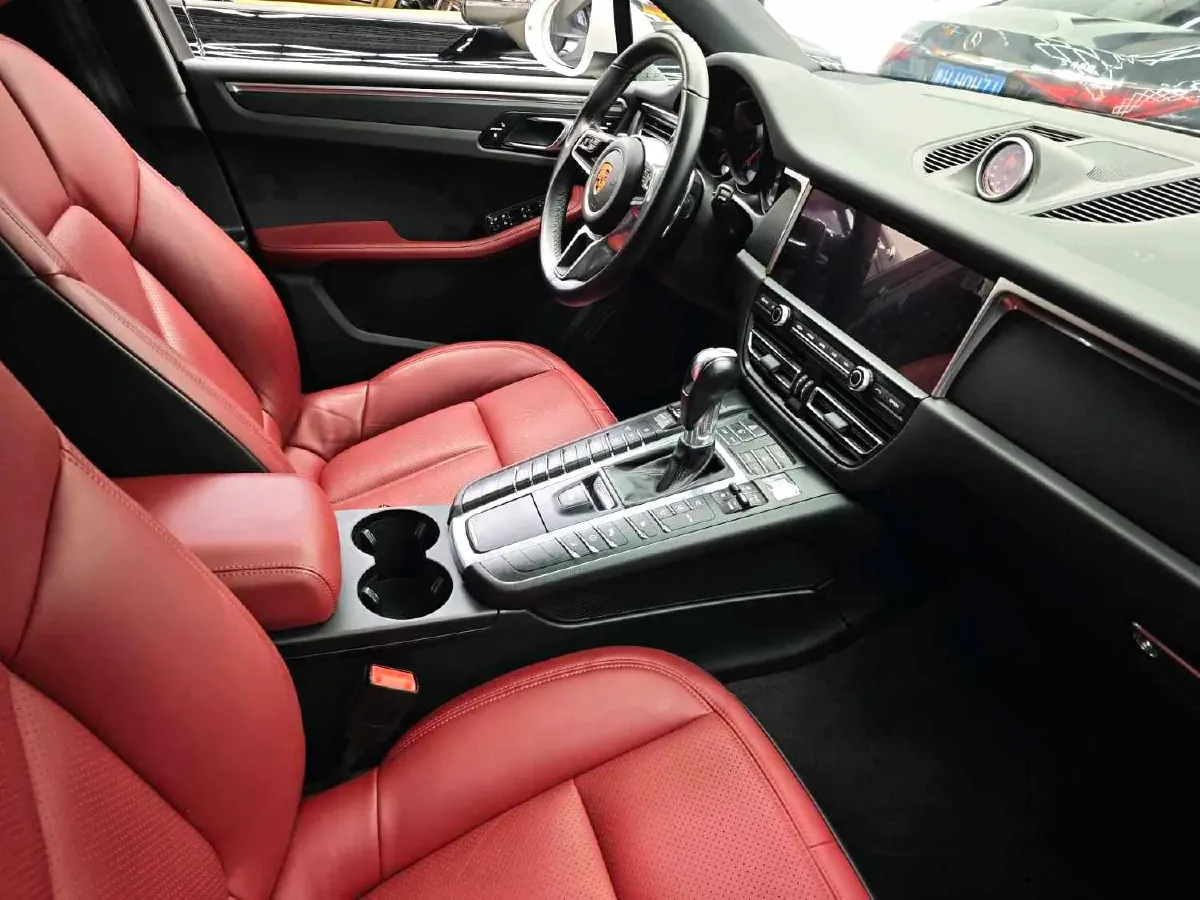 2018 Porsche Macan 2.0T 252HP L4 7DCT,autocango,china used car exporter,china ev exporter,chinese used car exporter,chinese used ev exporter