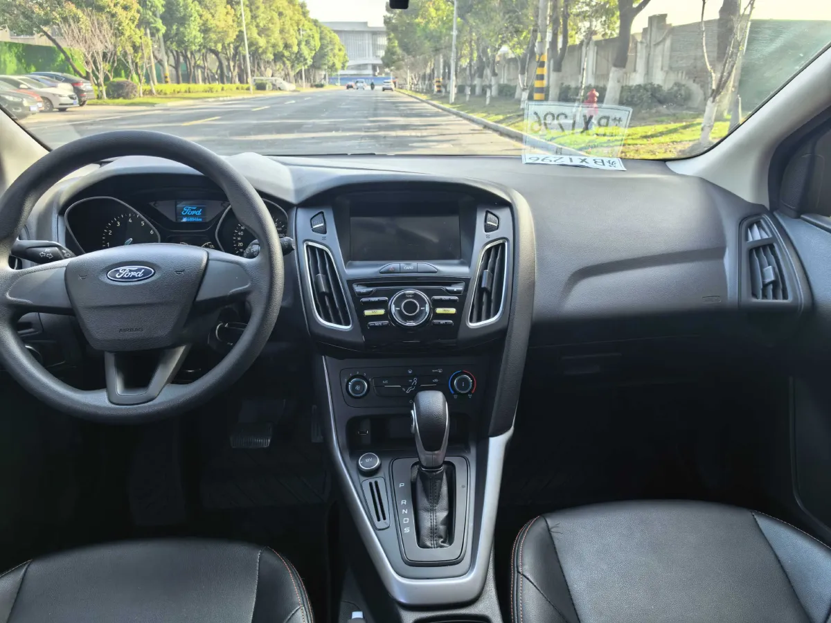 2018 Ford Focus 1.6L 125HP L4 6DCT,autocango,china used car exporter,china ev exporter,chinese used car exporter,chinese used ev exporter