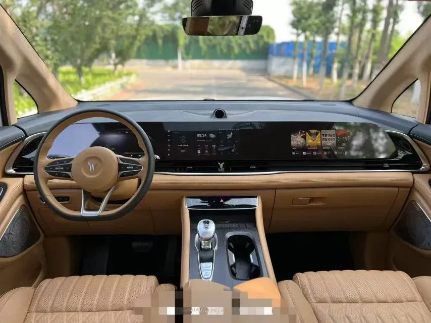 2024 Voyah Dream 1.5T 150HP L4 PHEV 43KWH,autocango,china used car exporter,china ev exporter,chinese used car exporter,chinese used ev exporter