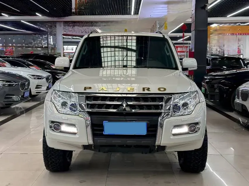 2019 Mitsubishi Pajero 3.0L 174HP V6 5AT,autocango,china used car exporter,china ev exporter,chinese used car exporter,chinese used ev exporter