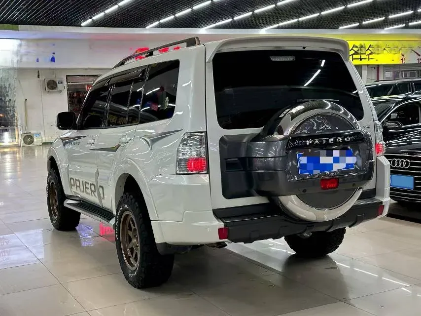 2019 Mitsubishi Pajero 3.0L 174HP V6 5AT,autocango,china used car exporter,china ev exporter,chinese used car exporter,chinese used ev exporter