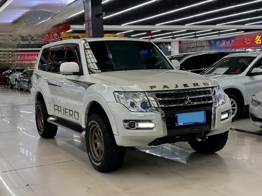2019 Mitsubishi Pajero 3.0L 174HP V6 5AT,autocango,china used car exporter,china ev exporter,chinese used car exporter,chinese used ev exporter