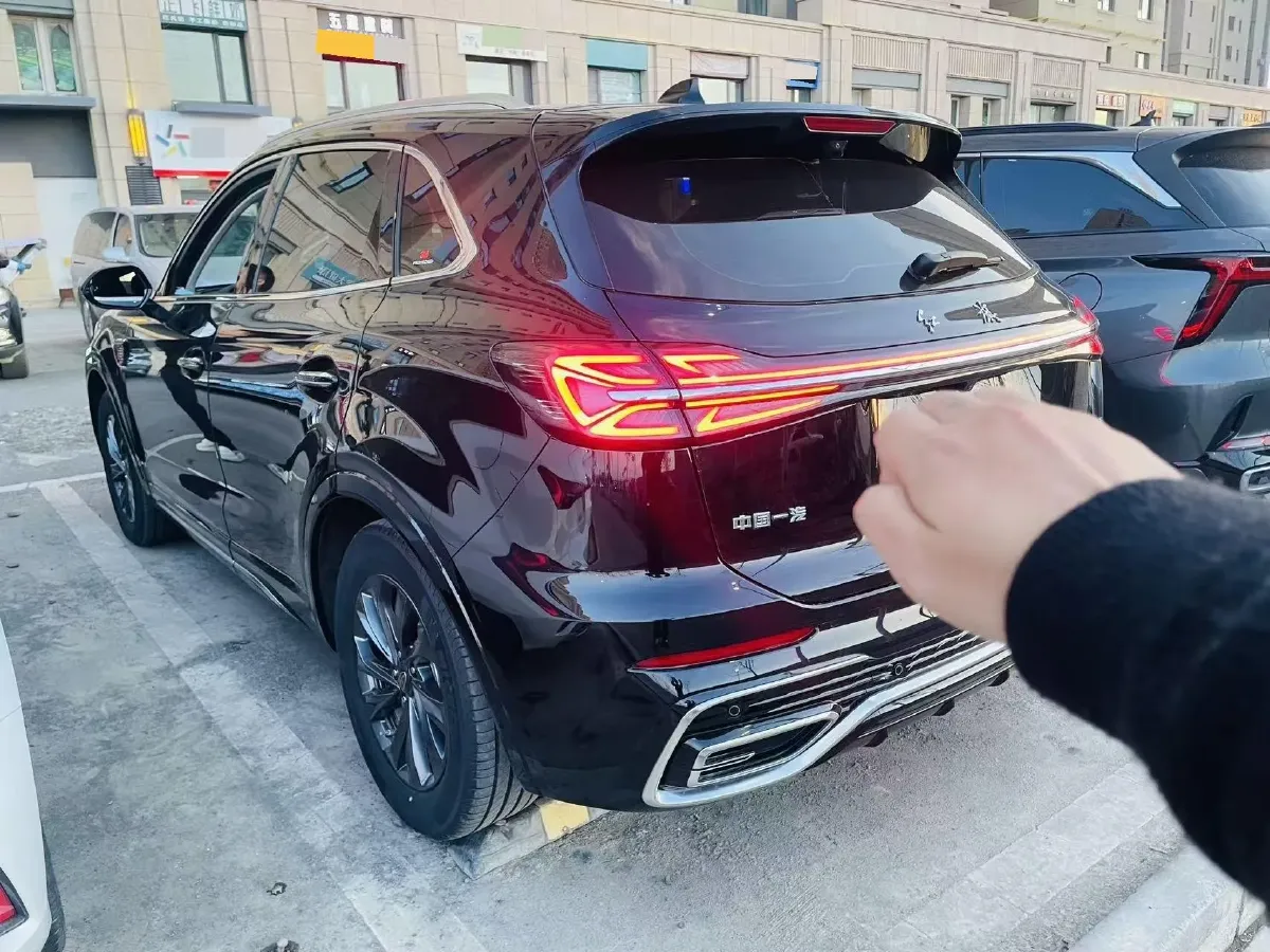 2023 HongQi HS5 2.0T 252HP L4 8AT,autocango,china used car exporter,china ev exporter,chinese used car exporter,chinese used ev exporter