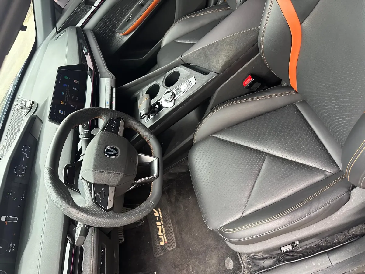 2022 ChangAn UNI-V 1.5T 188HP L4 7DCT,autocango,china used car exporter,china ev exporter,chinese used car exporter,chinese used ev exporter