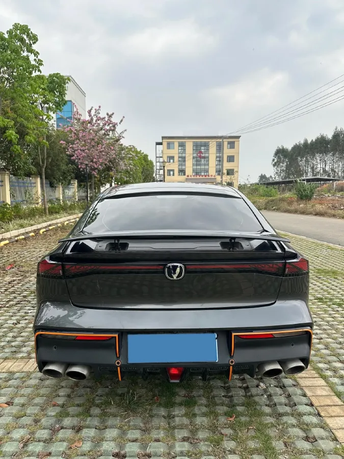 2022 ChangAn UNI-V 1.5T 188HP L4 7DCT,autocango,china used car exporter,china ev exporter,chinese used car exporter,chinese used ev exporter