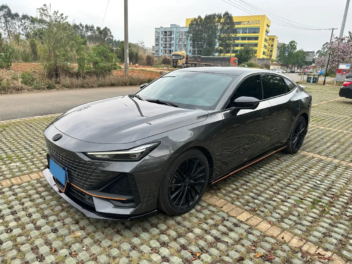 2022 ChangAn UNI-V 1.5T 188HP L4 7DCT,autocango,china used car exporter,china ev exporter,chinese used car exporter,chinese used ev exporter