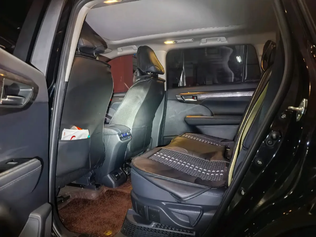 2023 Toyota Highlander 2.5L 189HP L4 E-CVT Hybrid,autocango,china used car exporter,china ev exporter,chinese used car exporter,chinese used ev exporter