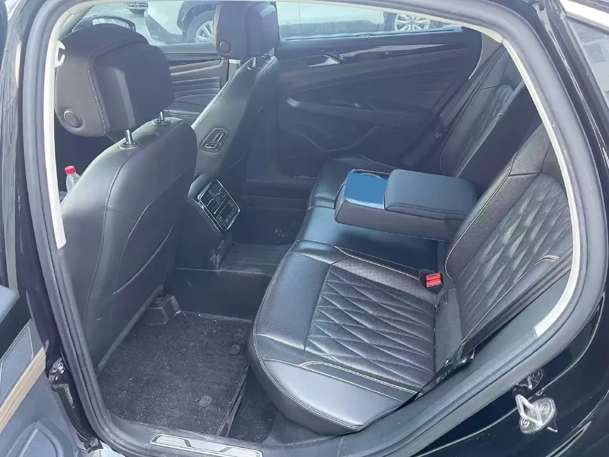 2019 Volkswagen Passat 2.0T 186HP L4 7DCT,autocango,china used car exporter,china ev exporter,chinese used car exporter,chinese used ev exporter