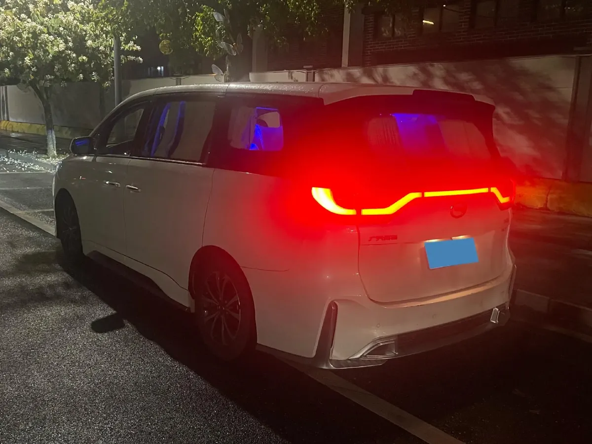 2021 GAC Trumpchi M8 2.0T 252HP L4 8AT,autocango,china used car exporter,china ev exporter,chinese used car exporter,chinese used ev exporter