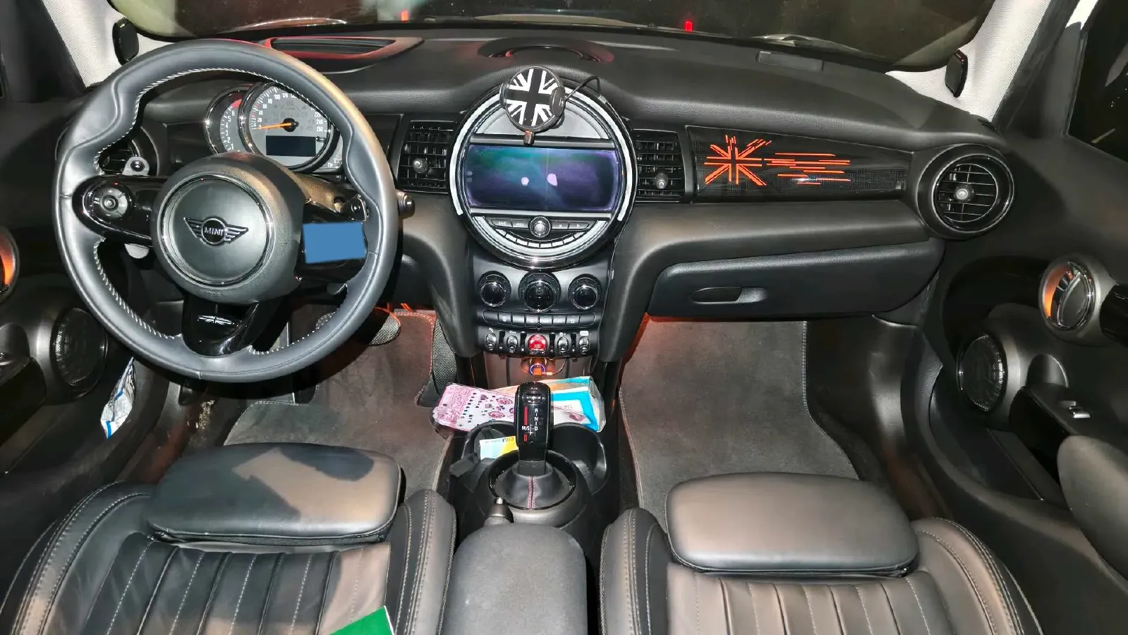 2019 MINI MINI 2.0T 192HP L4 7DCT,autocango,china used car exporter,china ev exporter,chinese used car exporter,chinese used ev exporter