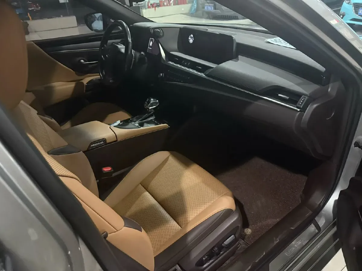 2020 Lexus ES 2.5L 178HP L4 E-CVT Hybrid,autocango,china used car exporter,china ev exporter,chinese used car exporter,chinese used ev exporter