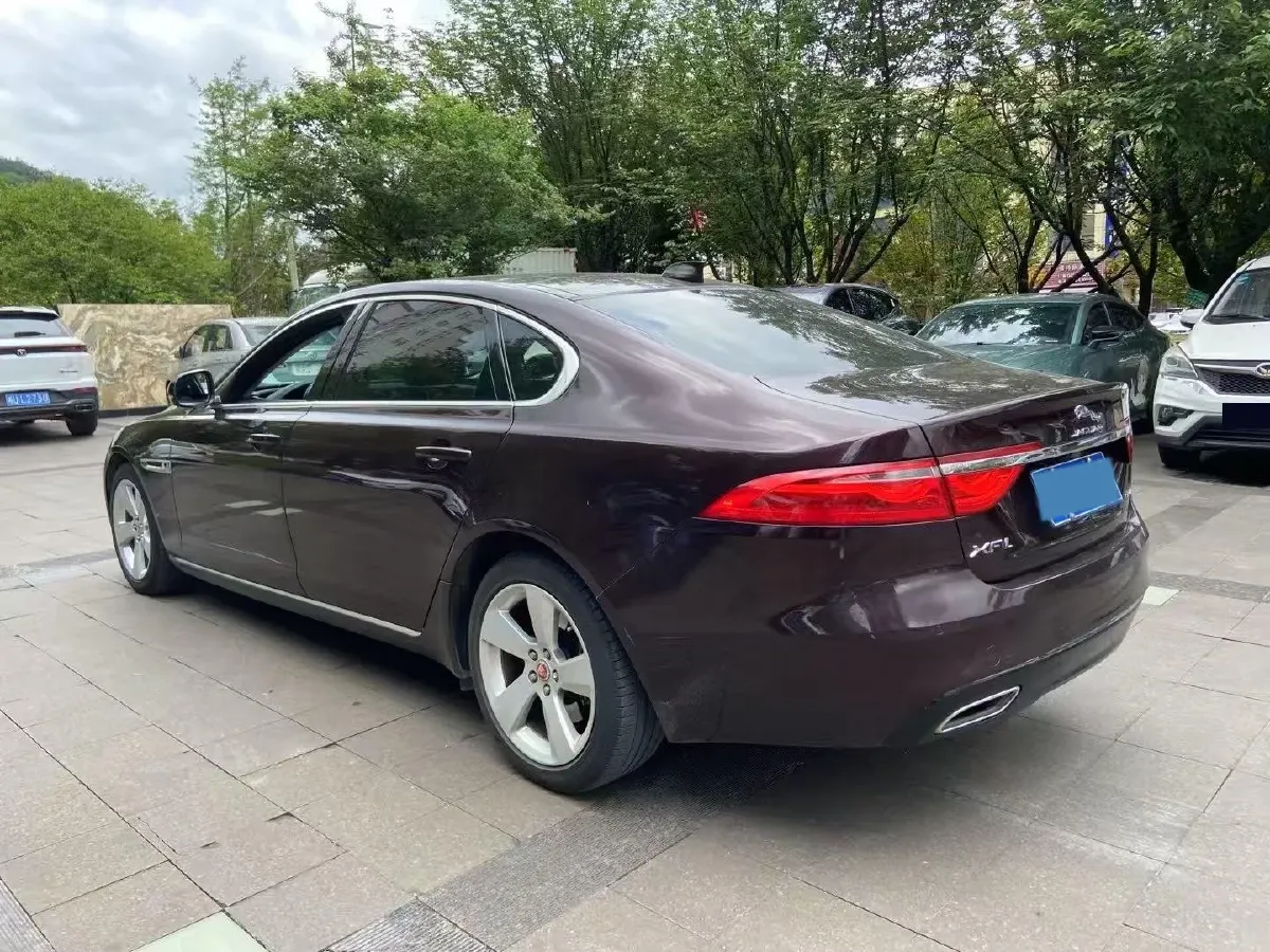 2019 HongQi HS7 3.0T 337HP V6 8AT,autocango,china used car exporter,china ev exporter,chinese used car exporter,chinese used ev exporter