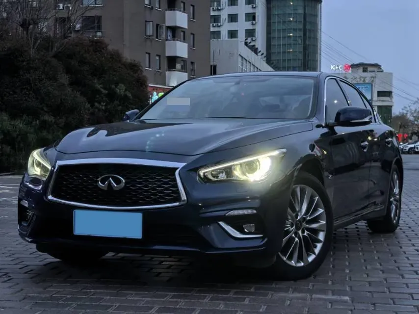 2018 Jeep Grand Commander 2.0T 265HP L4 9AT,autocango,china used car exporter,china ev exporter,chinese used car exporter,chinese used ev exporter