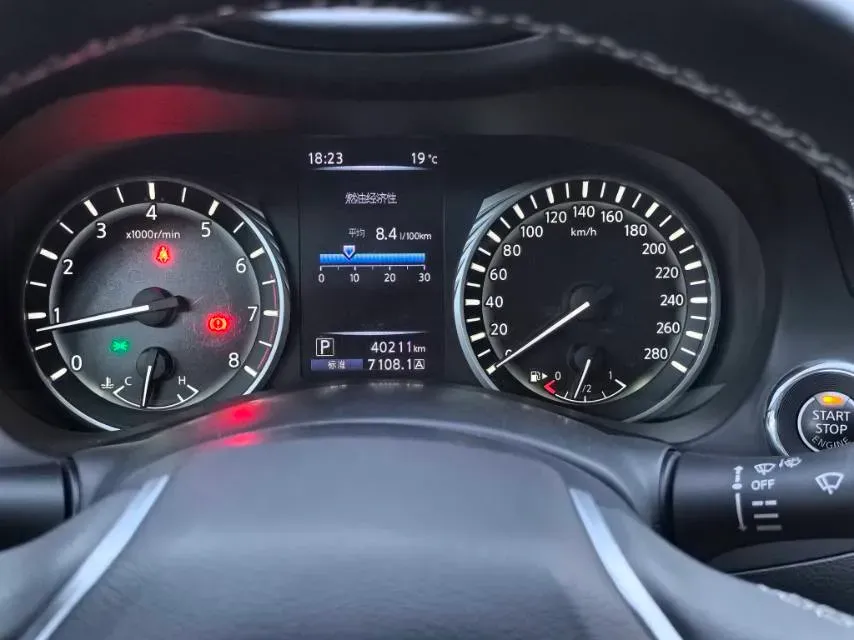 2018 Jeep Grand Commander 2.0T 265HP L4 9AT,autocango,china used car exporter,china ev exporter,chinese used car exporter,chinese used ev exporter