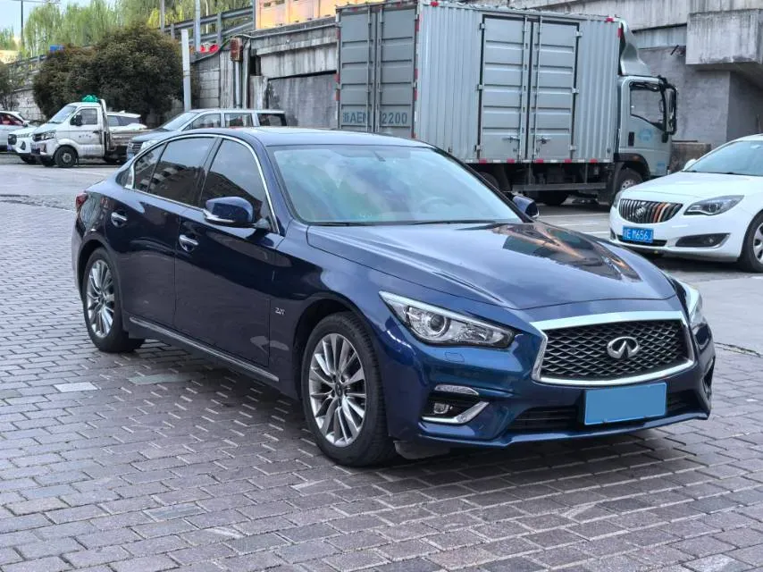 2018 Jeep Grand Commander 2.0T 265HP L4 9AT,autocango,china used car exporter,china ev exporter,chinese used car exporter,chinese used ev exporter