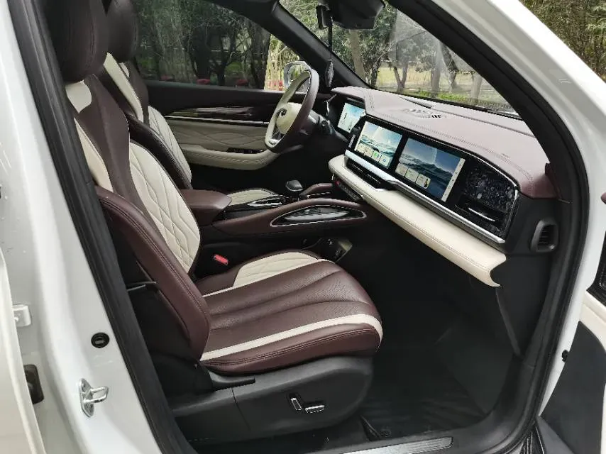 2021 Geely Monjaro 2.0T 218HP L4 7DCT,autocango,china used car exporter,china ev exporter,chinese used car exporter,chinese used ev exporter